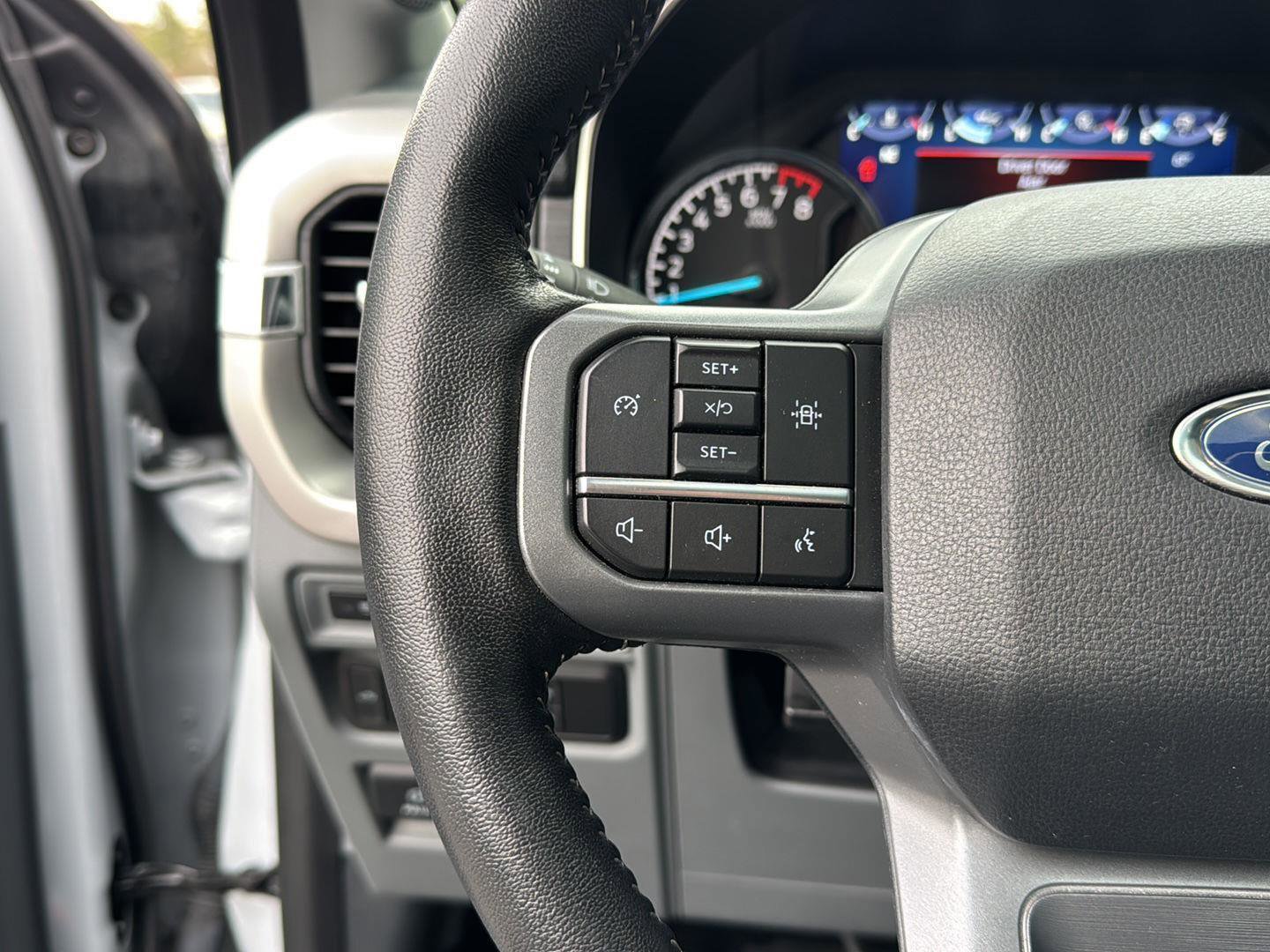 Certified 2022 Ford F150 XLT w/ Equipment Group 302A High image 18