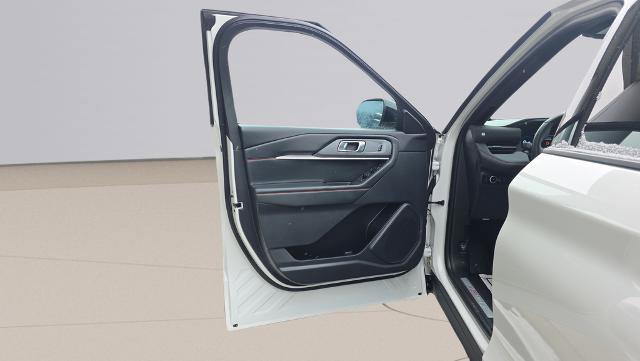 Certified 2025 Ford Explorer ST-Line w/ ST-Line Street Pack image 13