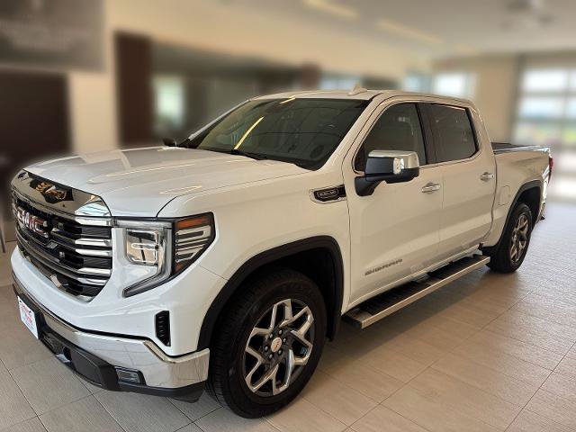Used 2024 GMC Sierra 1500 SLT w/ SLT Convenience Package AWD/4WD image 4