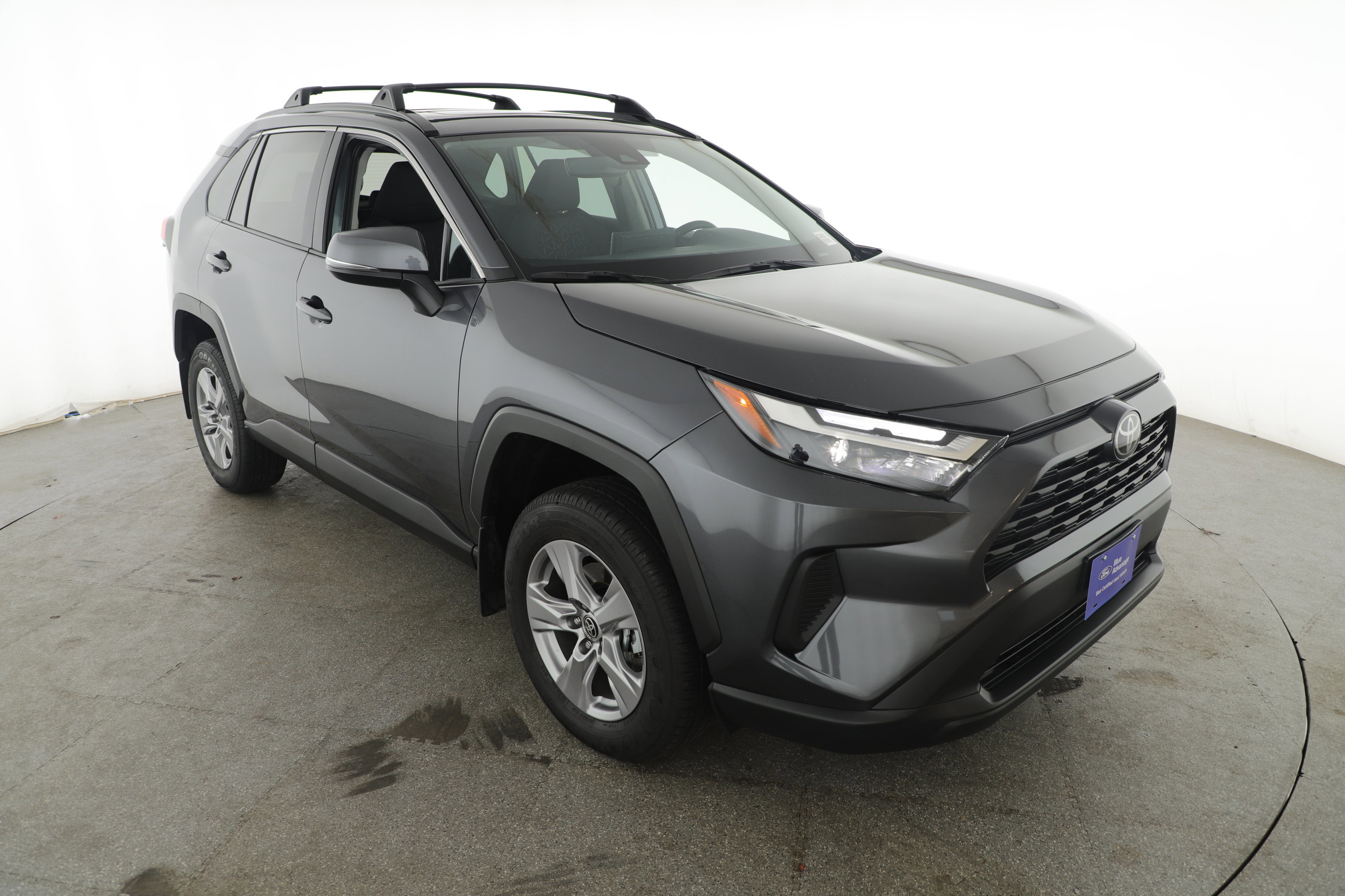 Used 2025 Toyota RAV4 XLE image 2