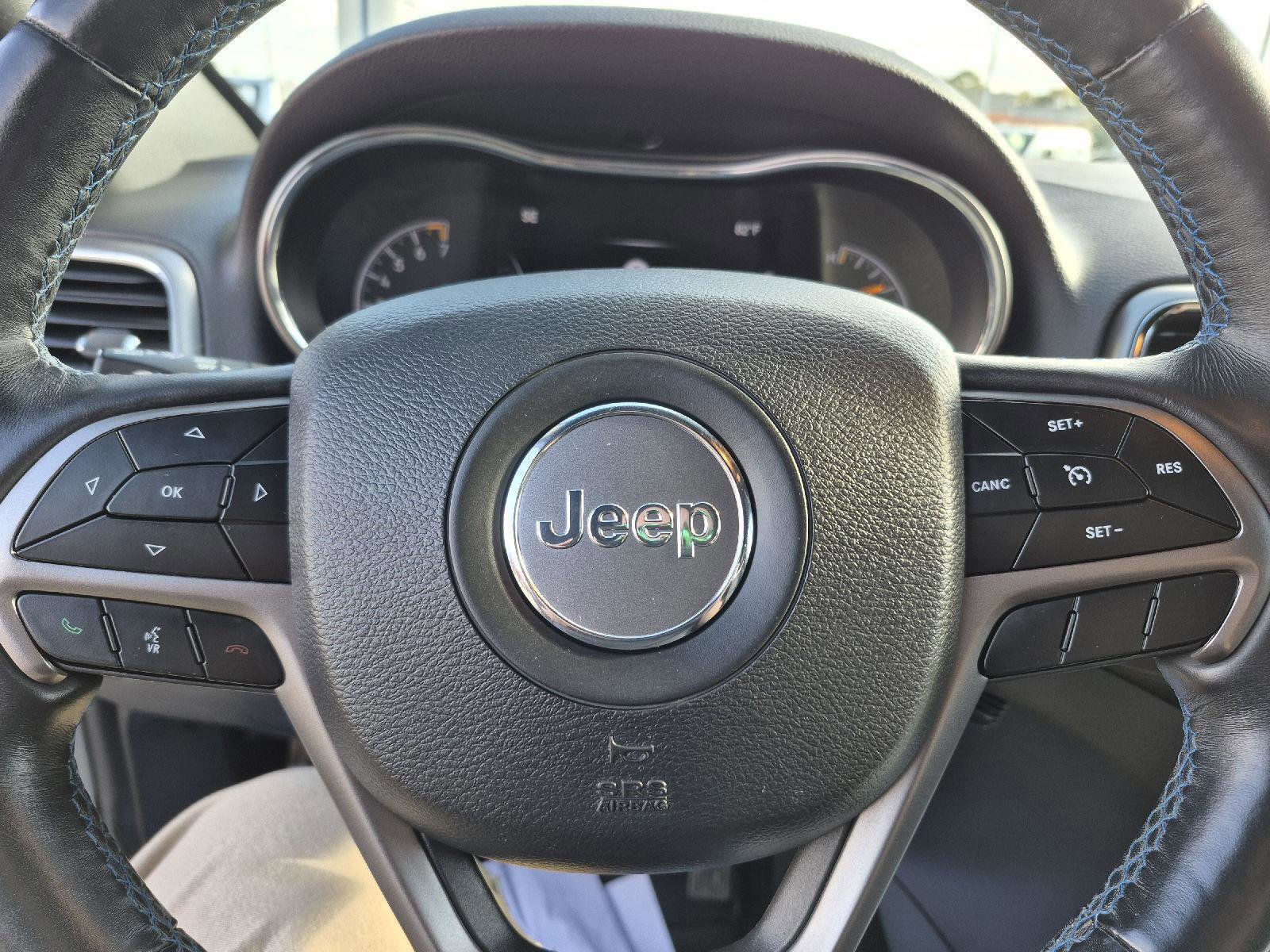 Used 2019 Jeep Grand Cherokee Laredo image 16