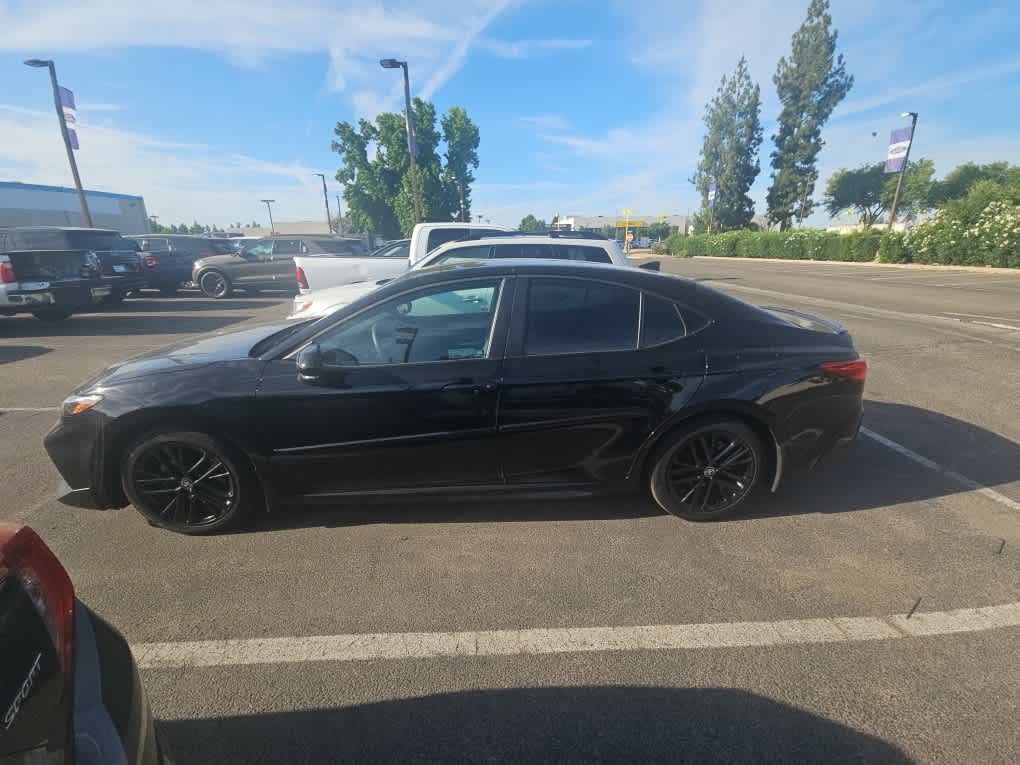 Used 2026 Toyota Camry SE w/ Convenience Package FWD image 5