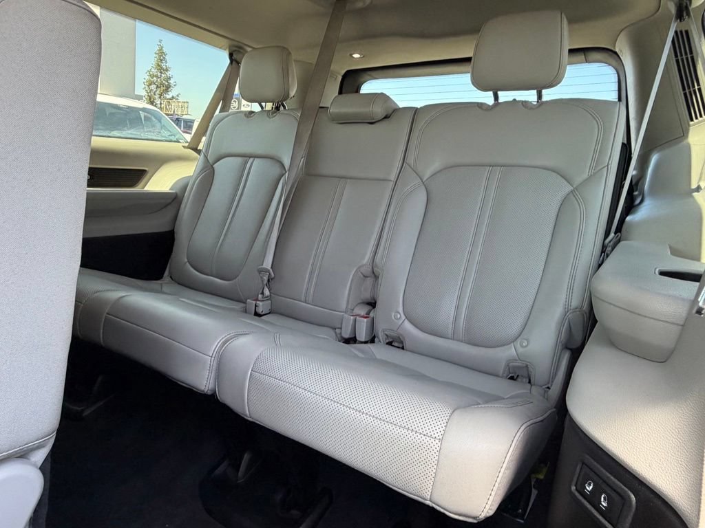 Used 2024 Jeep Wagoneer L Series II w/ Flexible Seating Group AWD/4WD image 39
