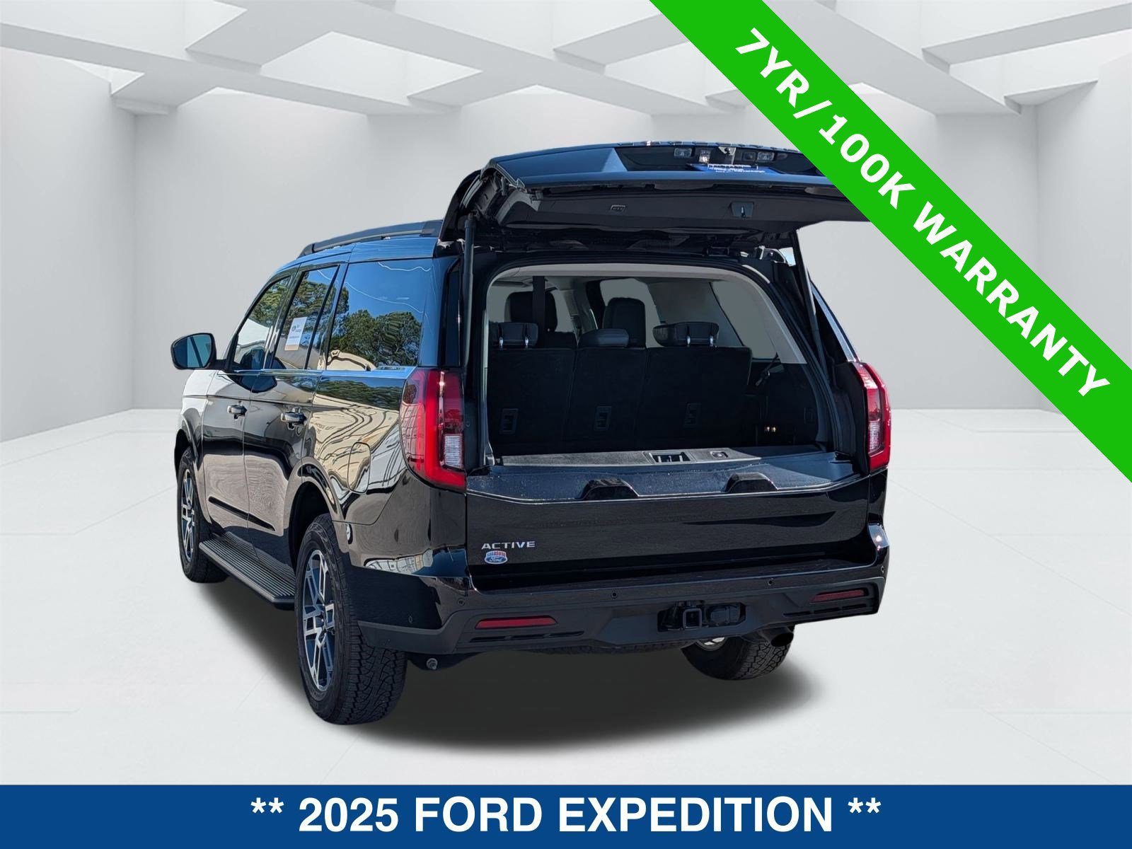 Certified 2025 Ford Expedition Active image 3