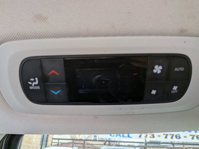 Used 2023 Chrysler Pacifica Touring-L FWD image 24