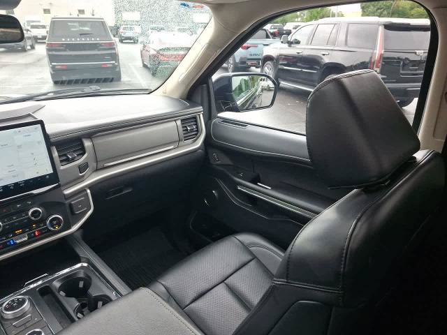 Certified 2024 Ford Expedition XLT AWD/4WD image 11