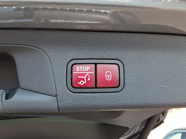 Used 2021 Mercedes-Benz GLS 450 4MATIC image 33