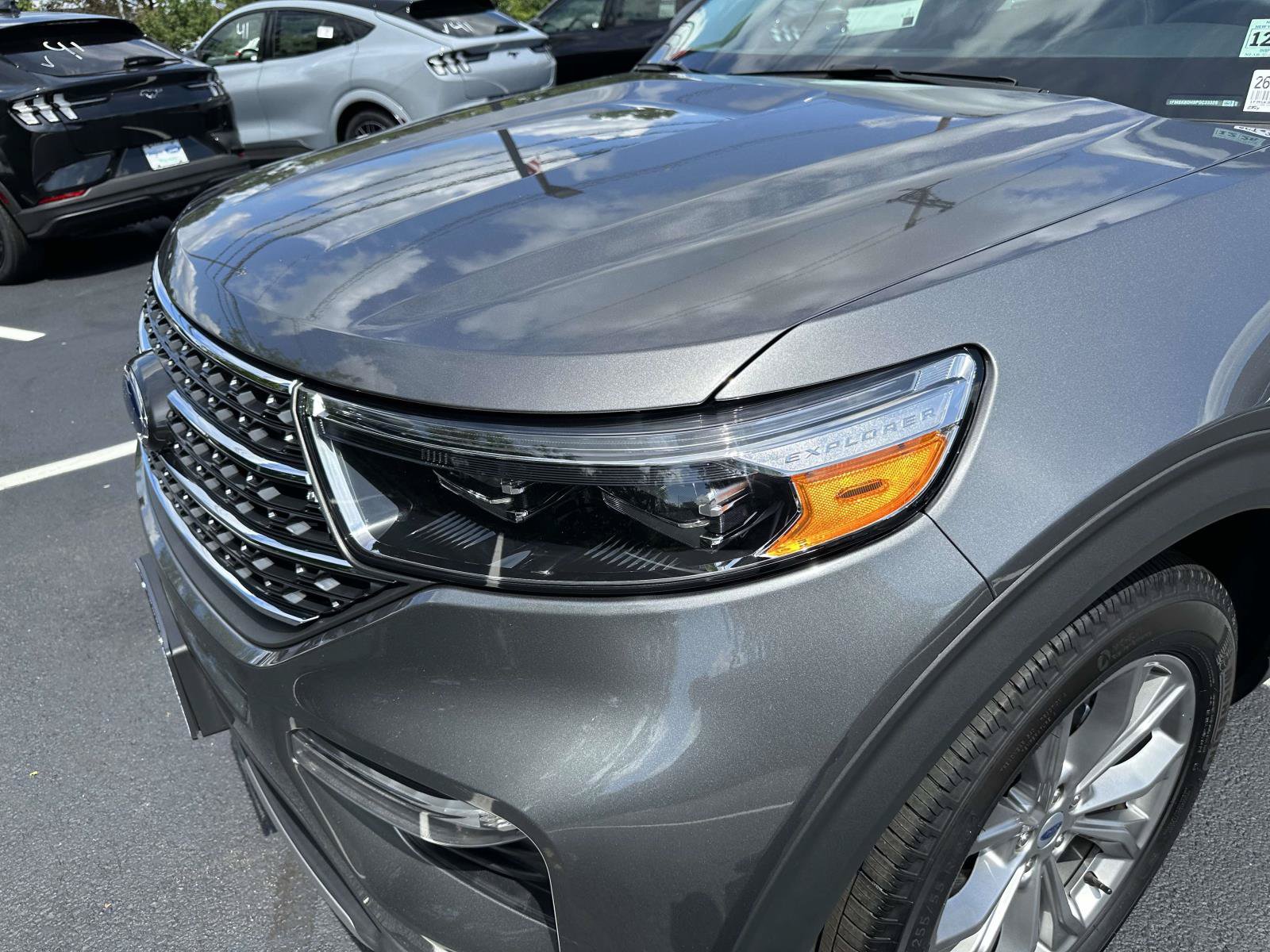 Certified 2023 Ford Explorer XLT w/ Equipment Group 202A AWD/4WD image 9