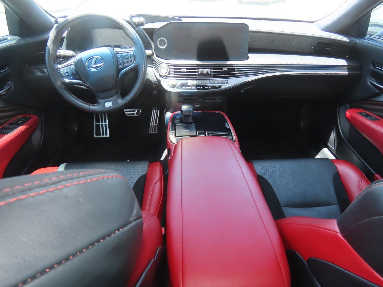 Used 2021 Lexus LS 500 F Sport w/ Accessory Package (Z2) RWD image 18