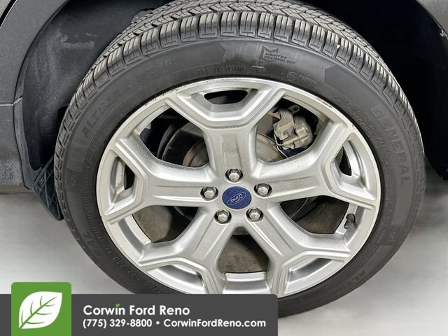 Certified 2017 Ford Escape Titanium w/ Equipment Group 301A AWD/4WD image 32