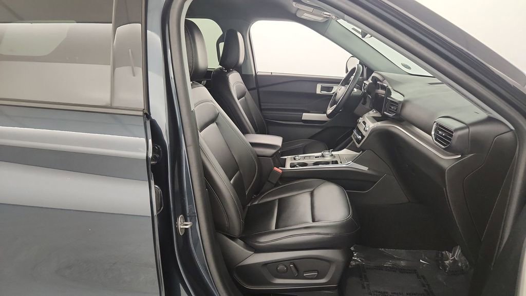 Certified 2024 Ford Explorer XLT w/ Equipment Group 202A image 32