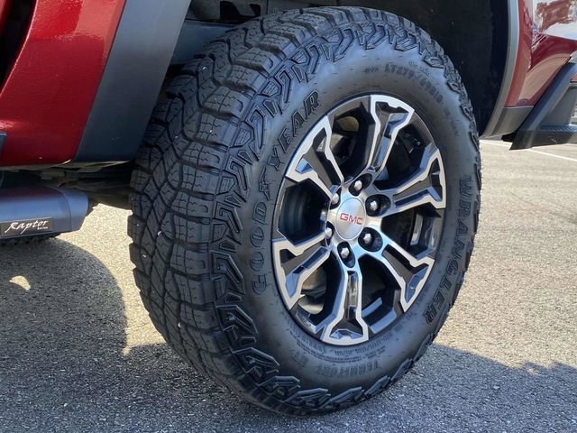 Used 2024 GMC Canyon AT4 w/ AT4 Premium Package image 11