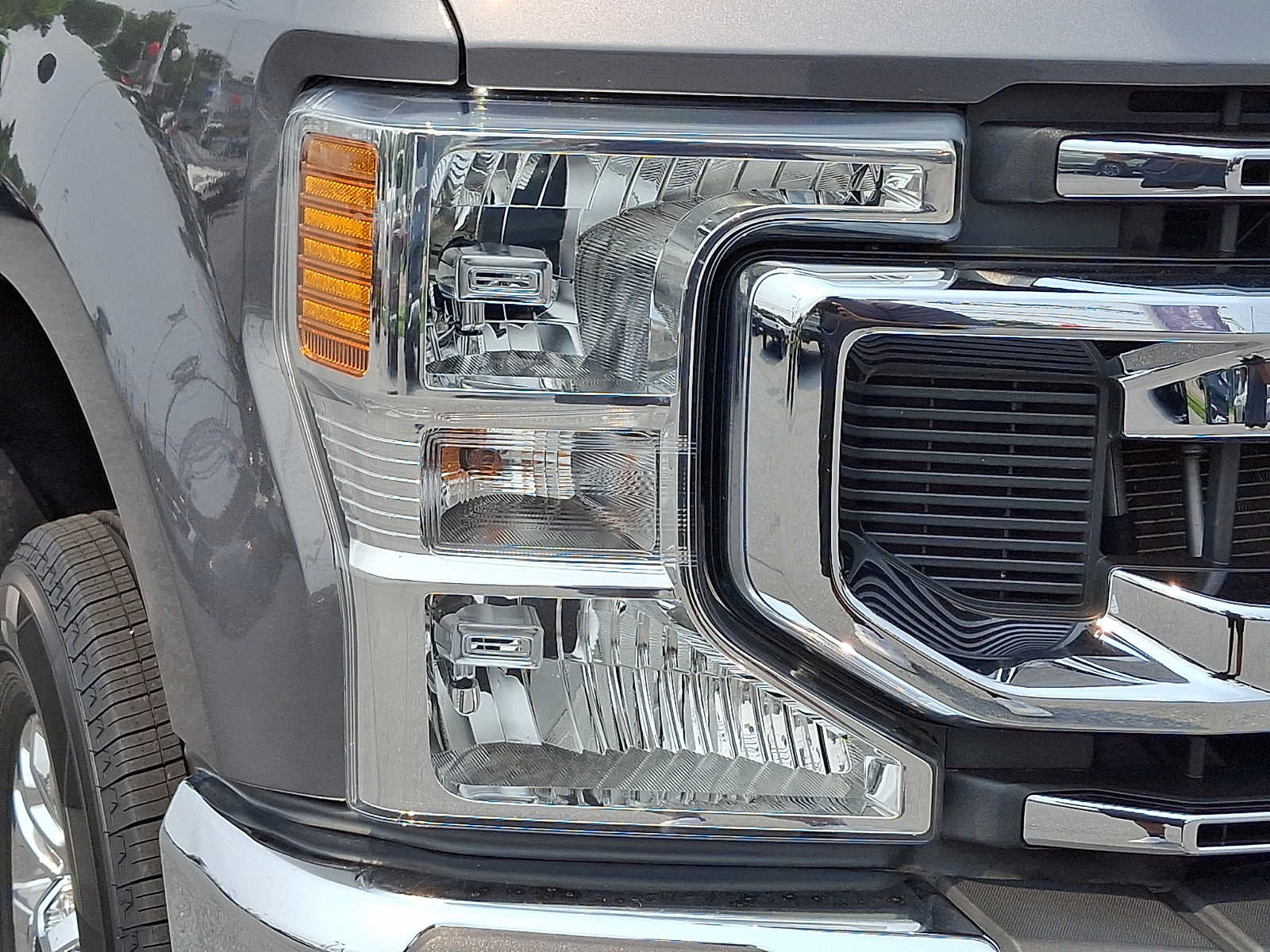 Certified 2022 Ford F250 XLT w/ XLT Premium Package AWD/4WD image 9
