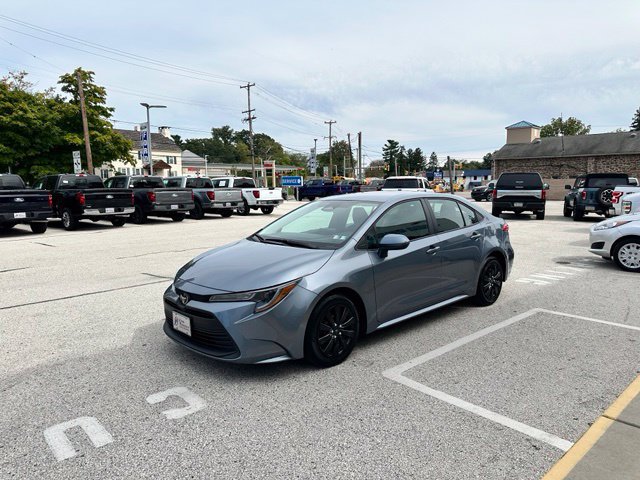 Used 2025 Toyota Corolla LE FWD image 6