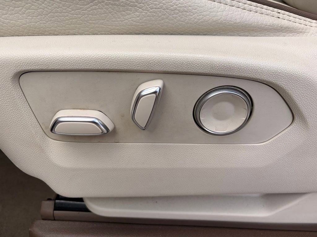 Used 2023 GMC Yukon Denali image 15