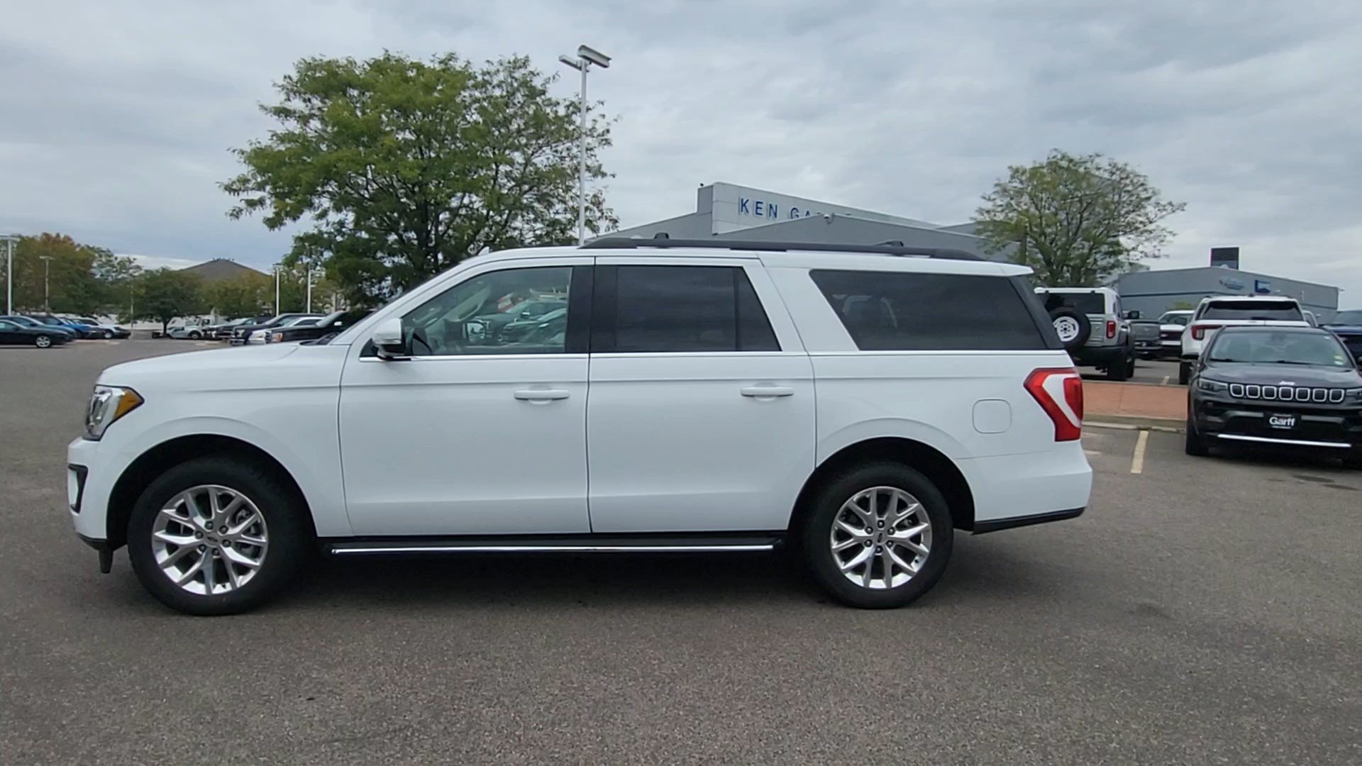 Certified 2021 Ford Expedition Max XLT AWD/4WD image 3