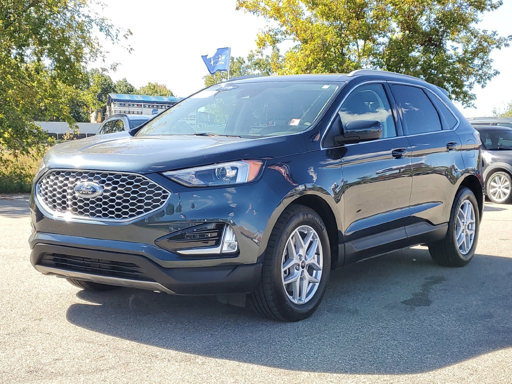 Certified 2024 Ford Edge SEL w/ Convenience Package AWD/4WD image 2