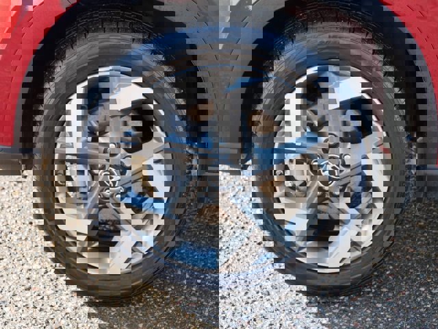 Used 2024 Hyundai Venue Limited image 11