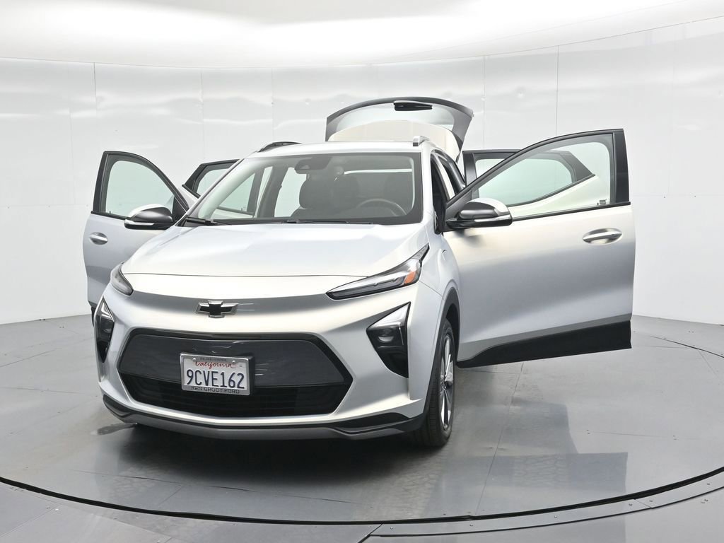 Used 2022 Chevrolet Bolt EUV LT w/ Convenience Package image 52