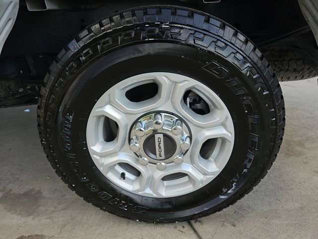 Certified 2025 Ford F250 XLT w/ FX4 Off-Road Package AWD/4WD image 30