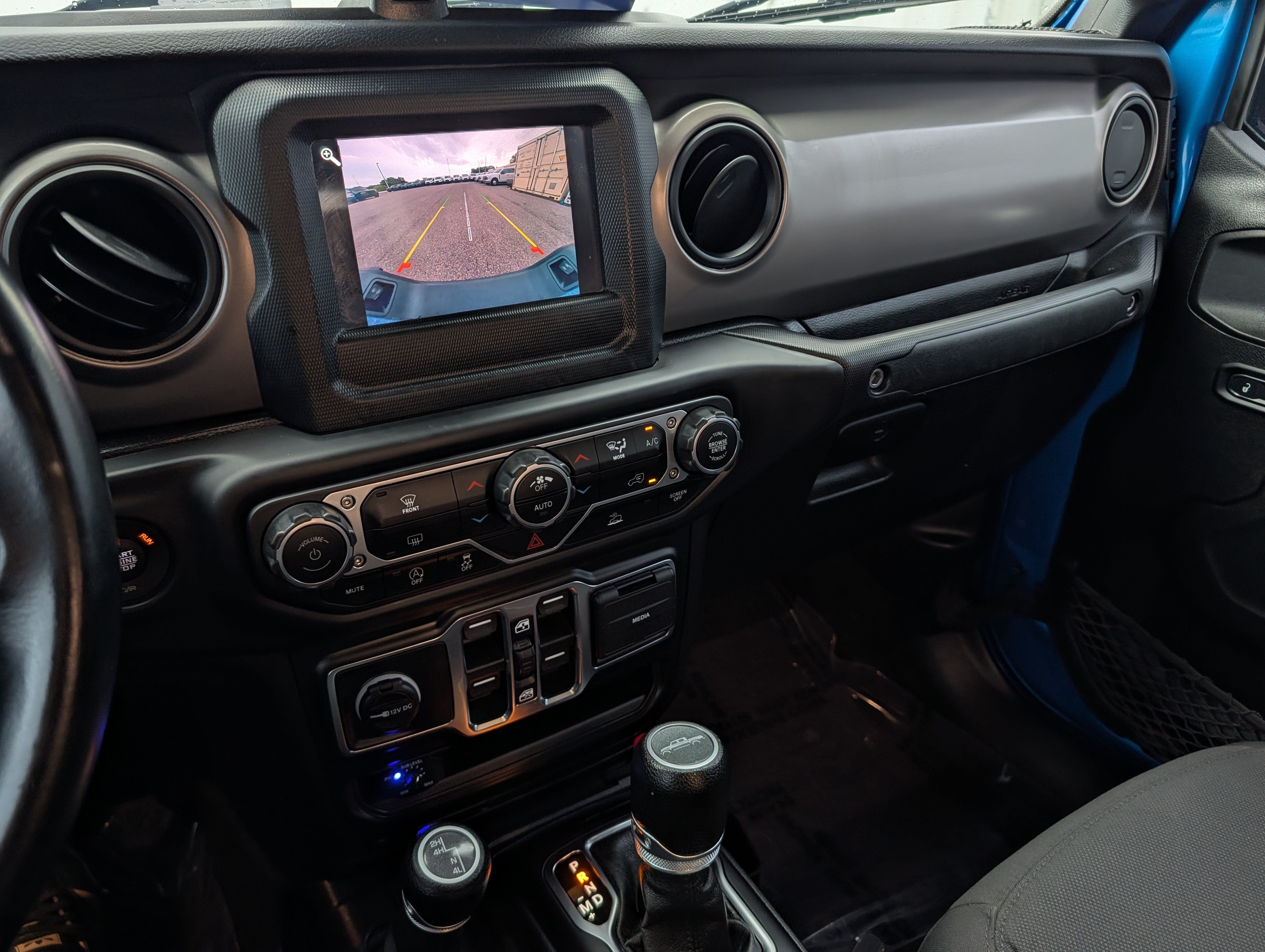 Used 2021 Jeep Gladiator Sport AWD/4WD image 32