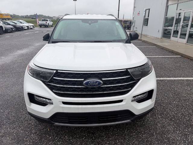 Certified 2024 Ford Explorer XLT w/ Equipment Group 202A AWD/4WD image 3
