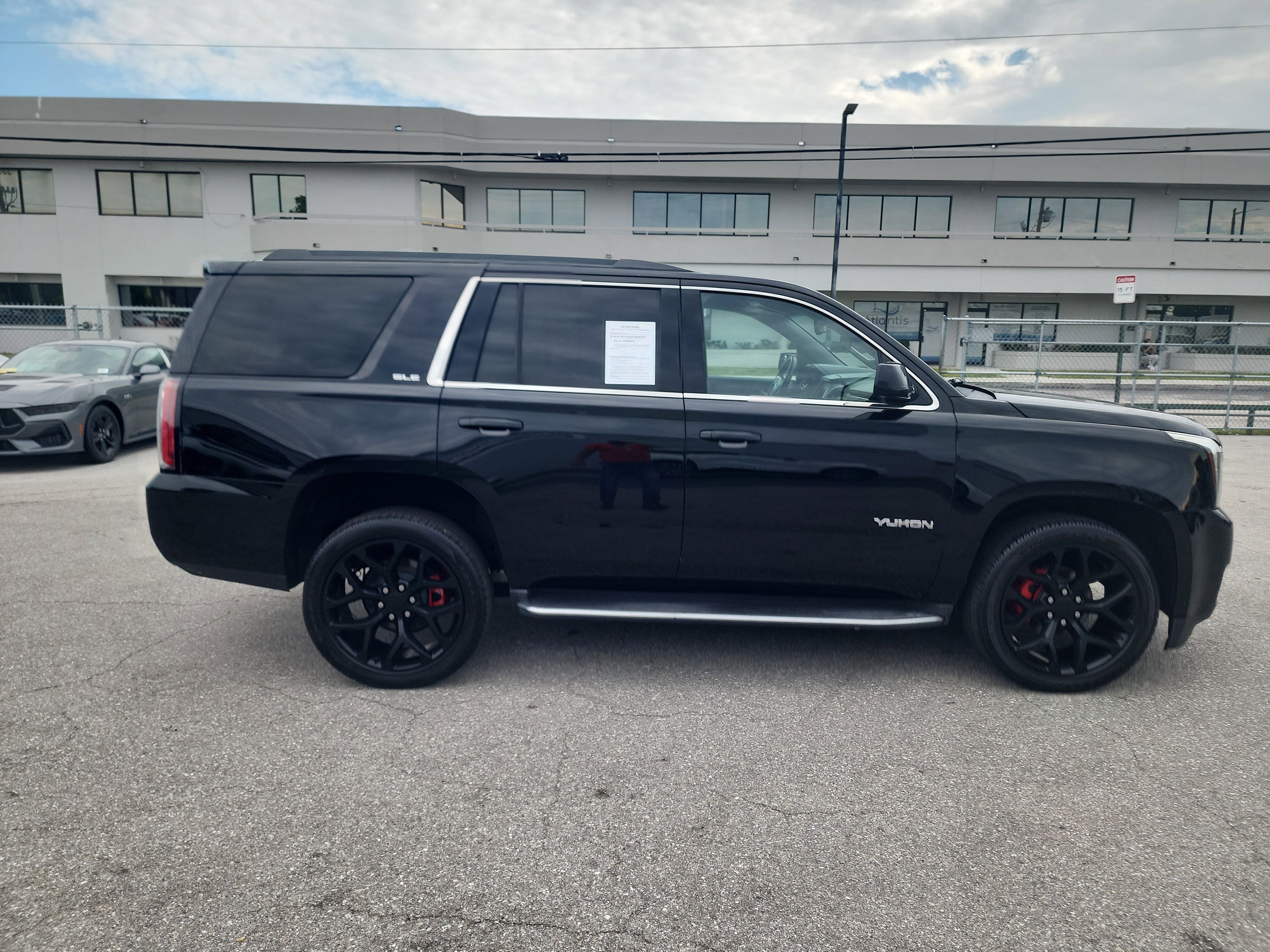 Used 2018 GMC Yukon SLE RWD image 6
