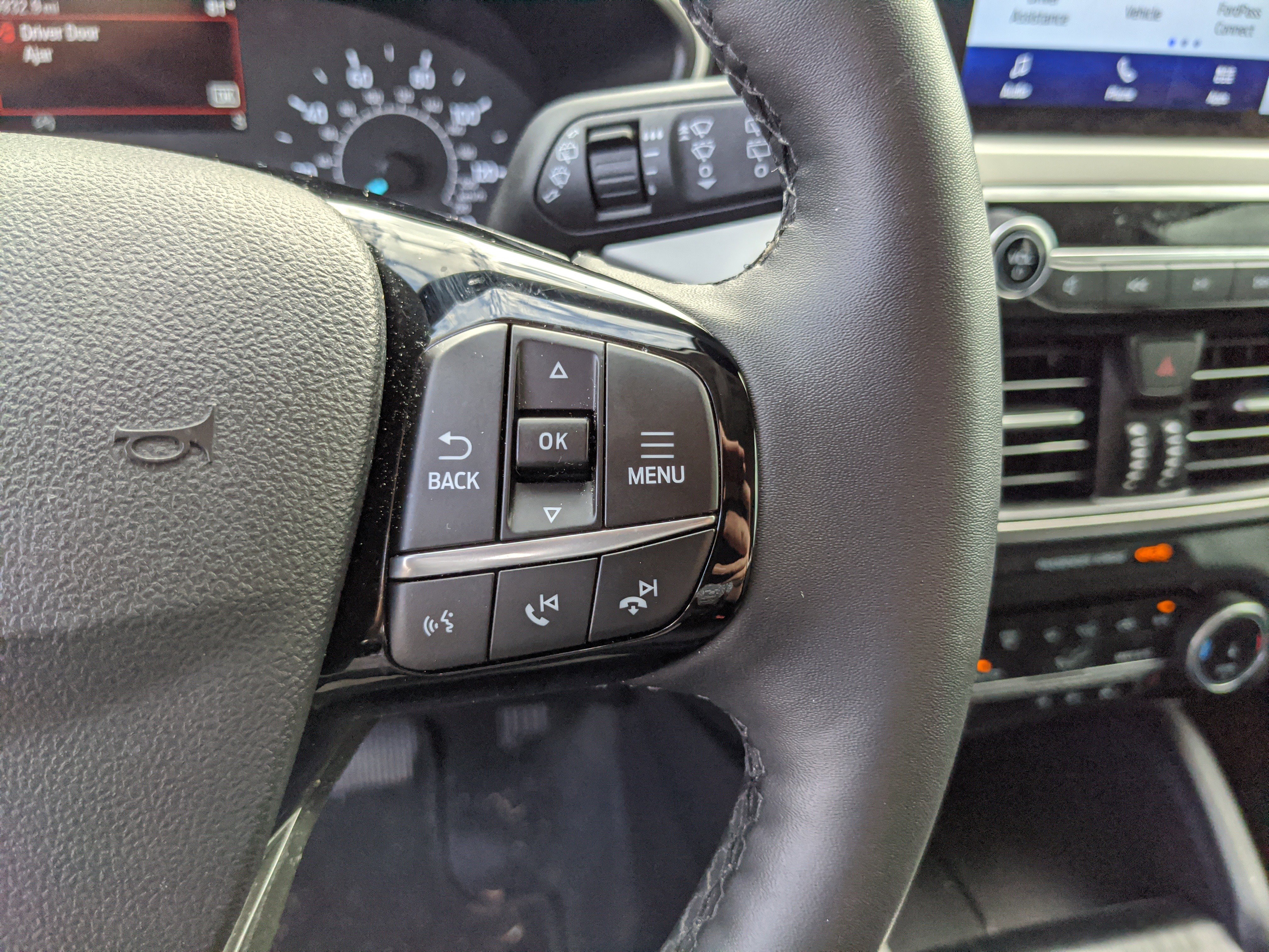 Certified 2022 Ford Escape SEL image 31