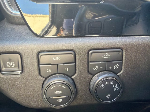 Used 2025 Chevrolet Silverado 1500 LT AWD/4WD image 20