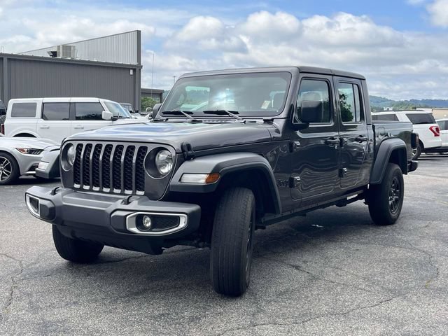 Used 2023 Jeep Gladiator Sport AWD/4WD image 8