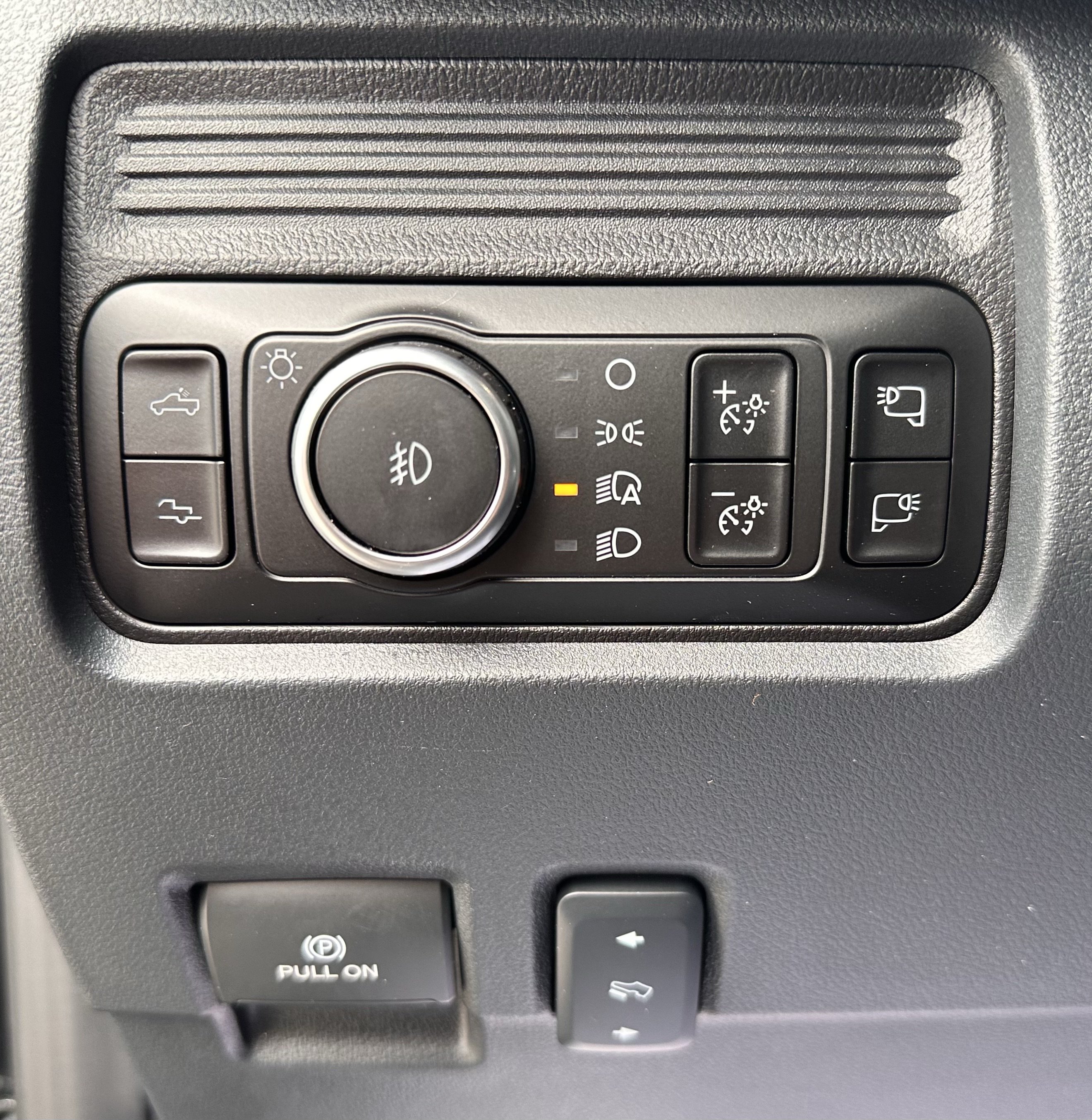 Certified 2025 Ford F250 Platinum AWD/4WD image 22