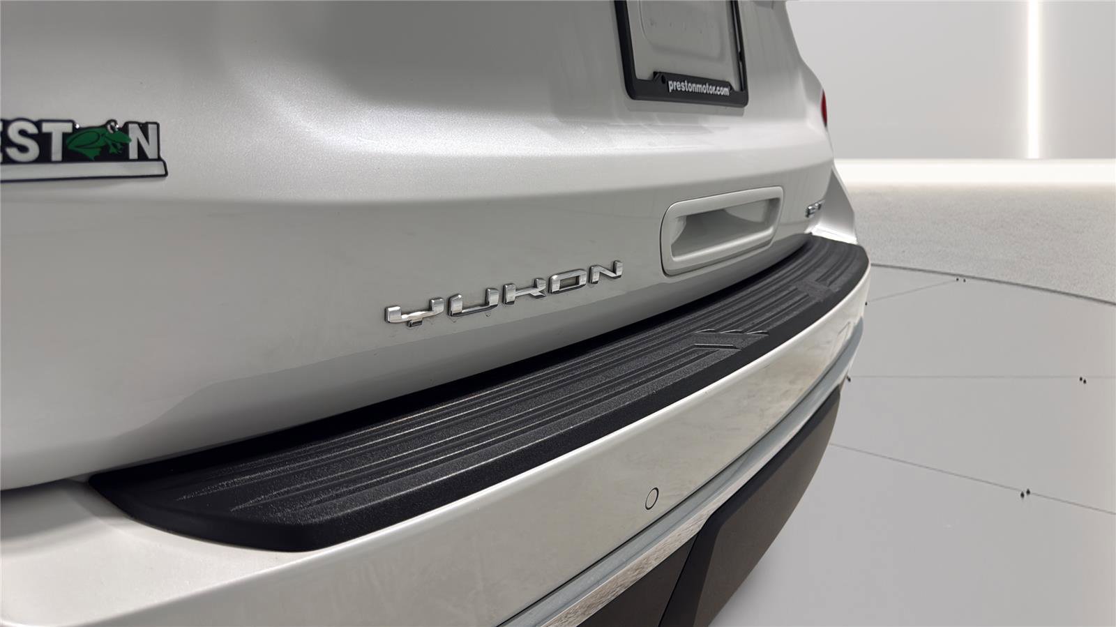 Used 2021 GMC Yukon SLT w/ SLT Premium Package image 21