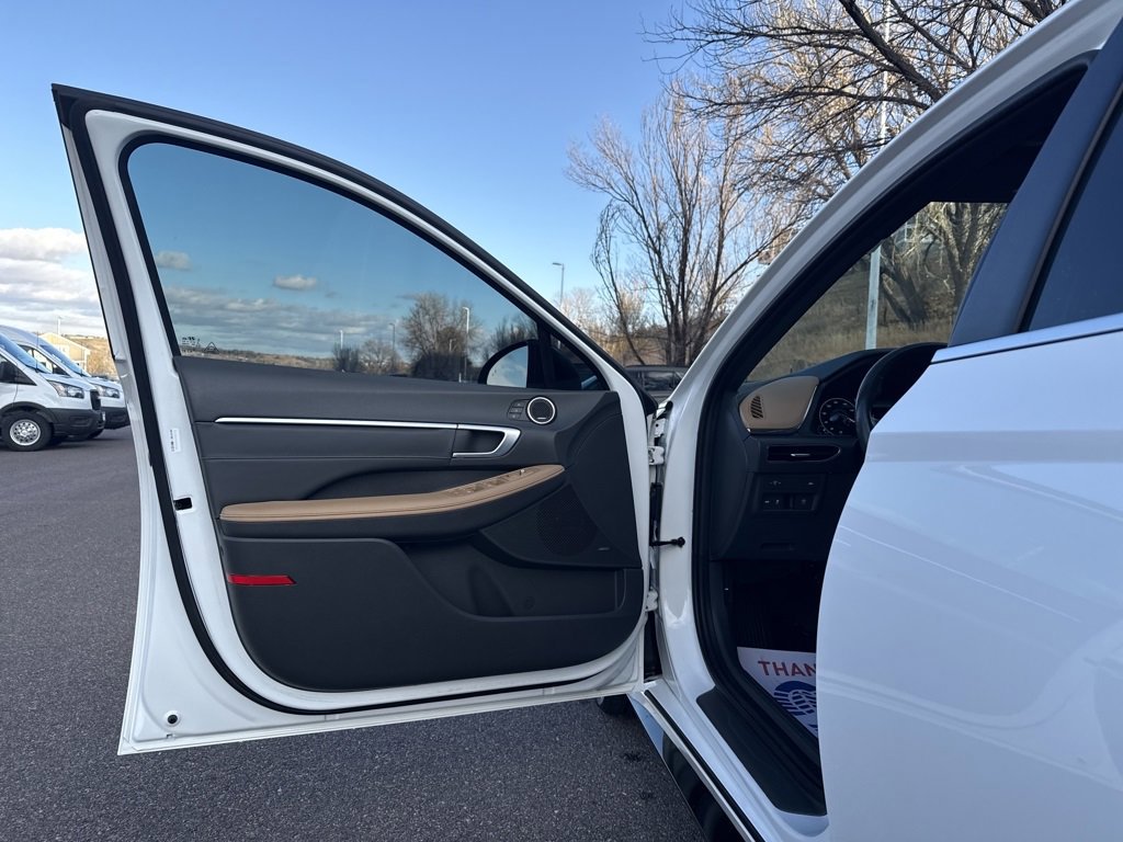 Used 2021 Hyundai Sonata Limited image 9