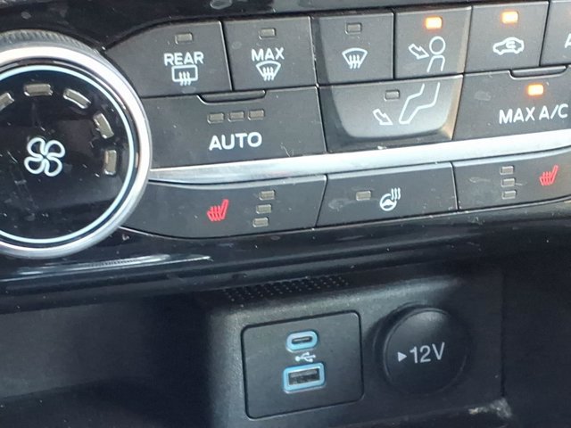 Certified 2022 Ford Escape SE w/ Cold Weather Package AWD/4WD image 10
