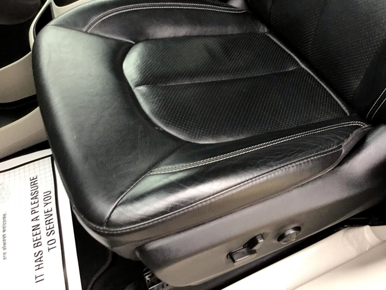 Used 2022 Chrysler Pacifica Touring-L image 14