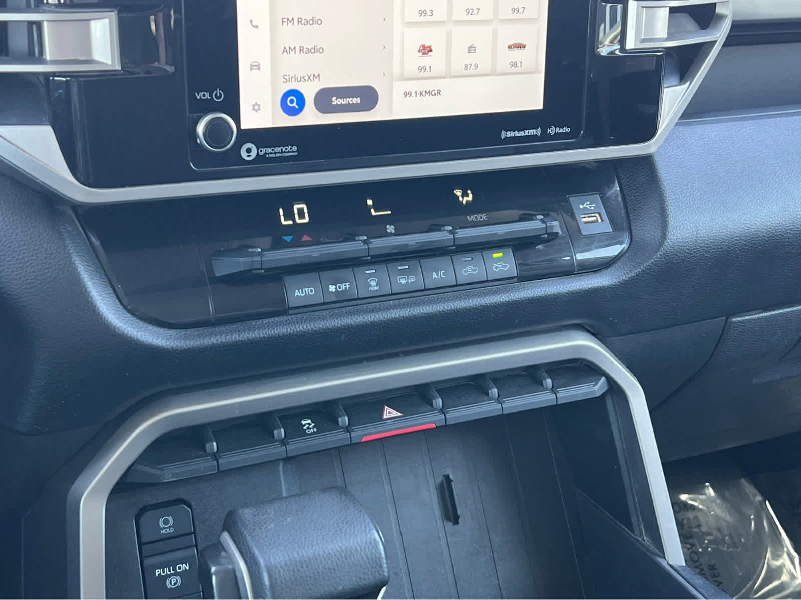 Used 2022 Toyota Tundra SR5 w/ SR5 Convenience Package image 38