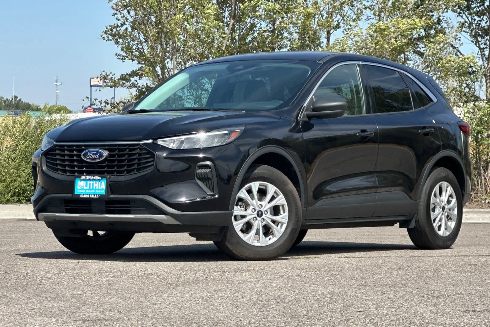 Certified 2024 Ford Escape Active w/ Tech Pack #1 AWD/4WD image 1