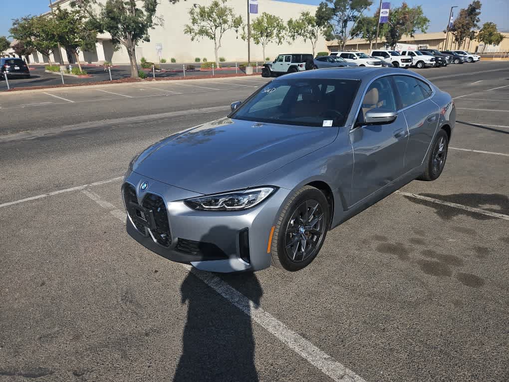 Used 2022 BMW i4 eDrive40 RWD image 1