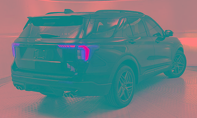 Certified 2025 Ford Explorer ST image 4