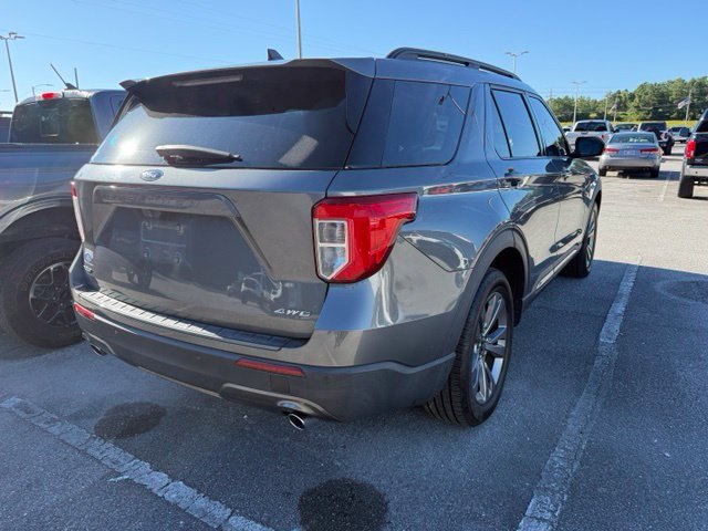 Certified 2022 Ford Explorer XLT w/ Equipment Group 202A AWD/4WD image 3