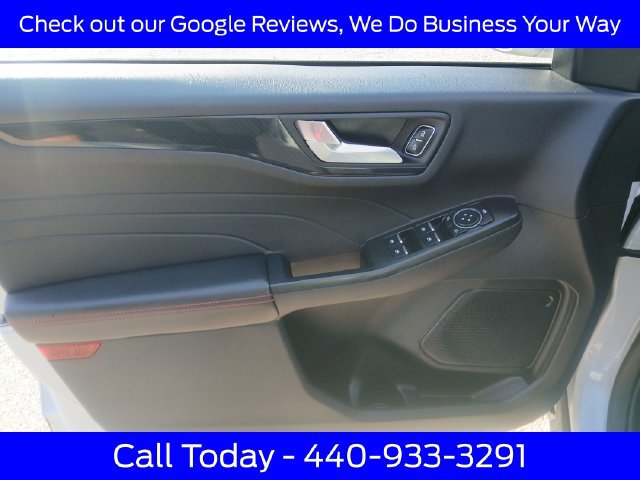Certified 2025 Ford Escape ST-Line Select AWD/4WD image 18