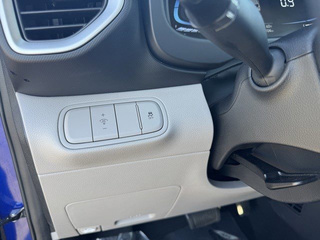 Used 2024 Hyundai Venue SEL image 14