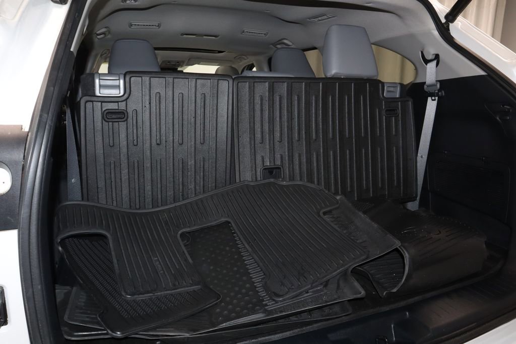 Used 2023 Toyota Highlander Limited image 17