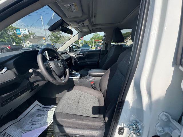 Used 2025 Toyota RAV4 XLE w/ Convenience Package AWD/4WD image 10