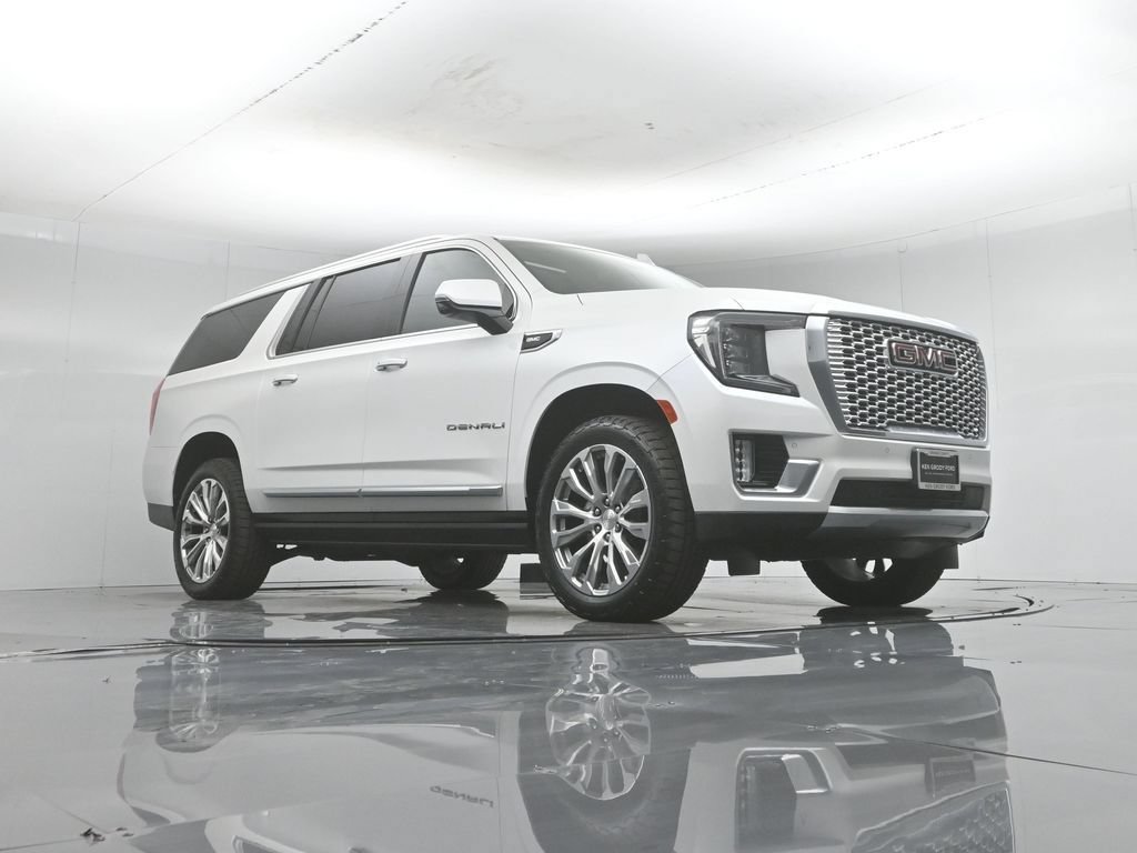 Used 2023 GMC Yukon XL Denali AWD/4WD image 48