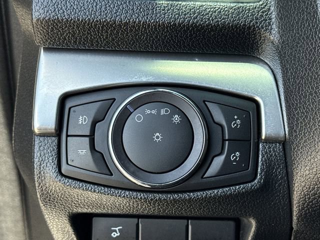 Certified 2018 Ford Explorer XLT w/ Equipment Group 202A FWD image 40
