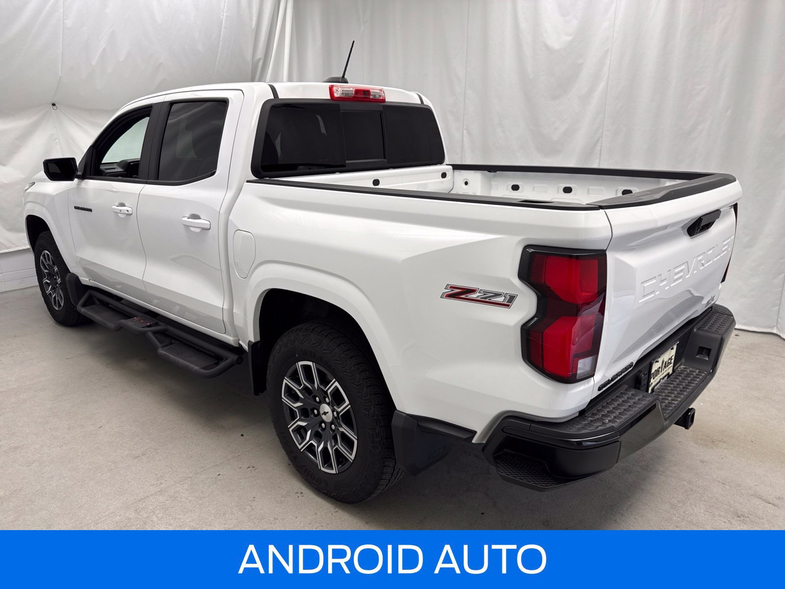 Used 2024 Chevrolet Colorado Z71 w/ Z71 Convenience Package 2 AWD/4WD image 5