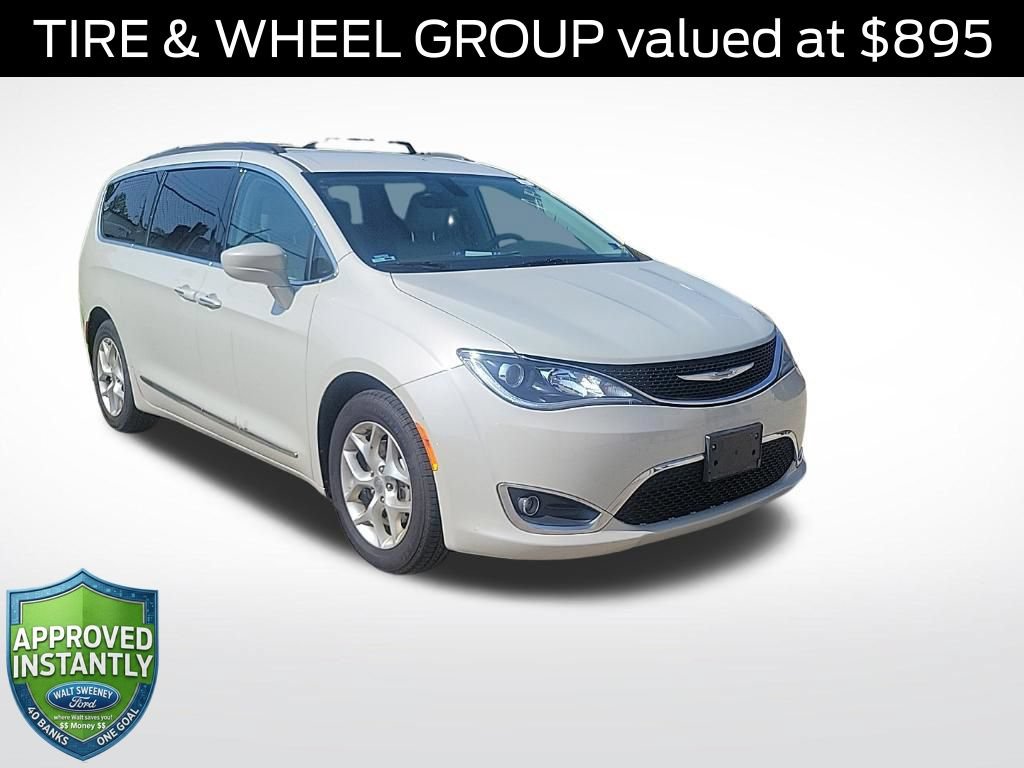 Used 2017 Chrysler Pacifica Touring-L w/ Tire & Wheel Group