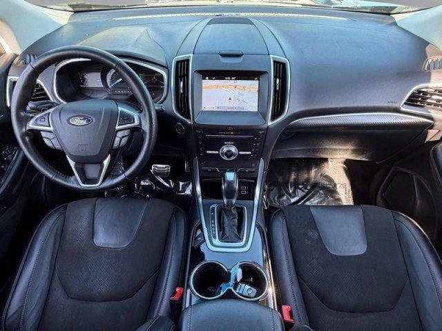 Certified 2018 Ford Edge Sport w/ Technology Package AWD/4WD image 3