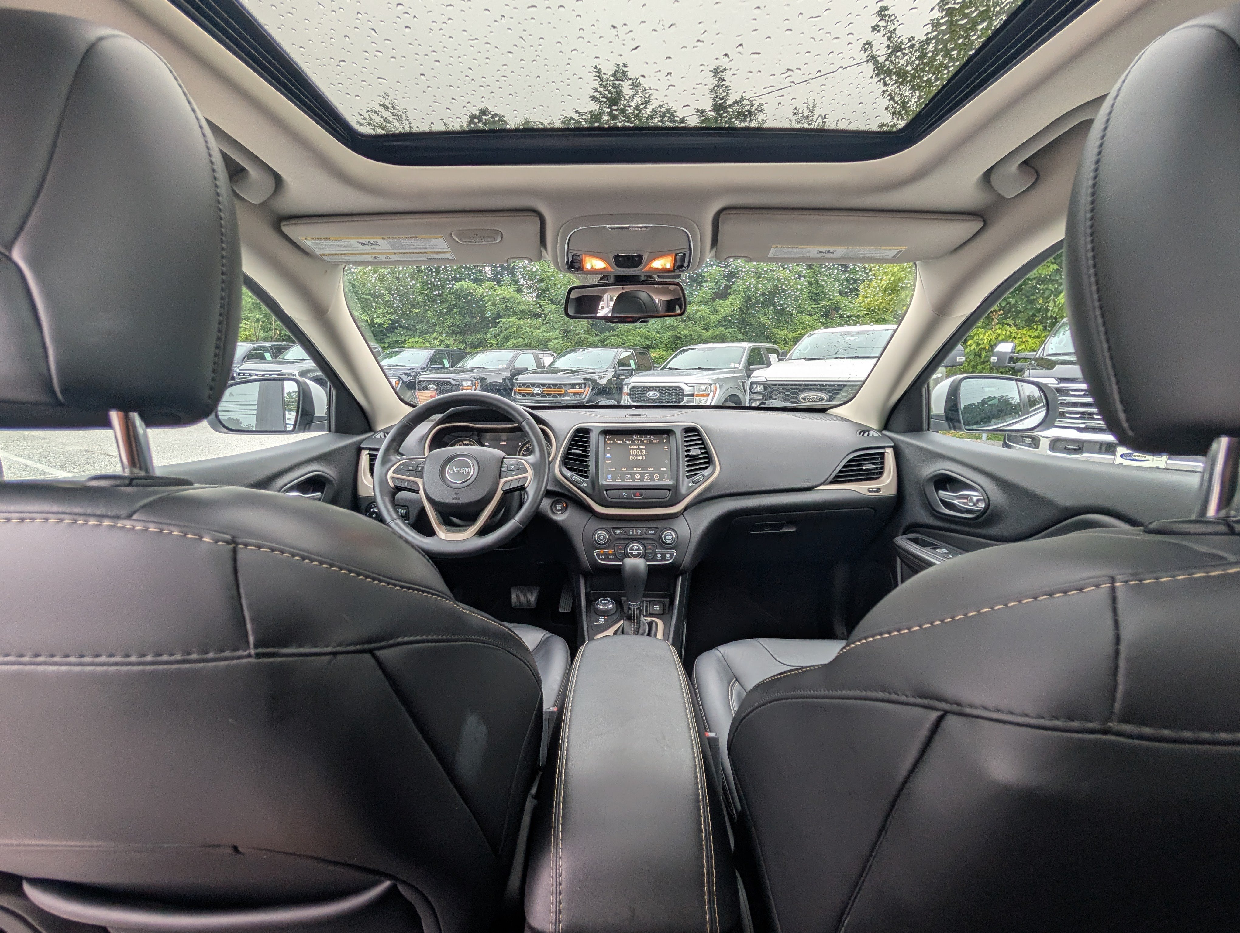 Used 2017 Jeep Cherokee Limited AWD/4WD image 17